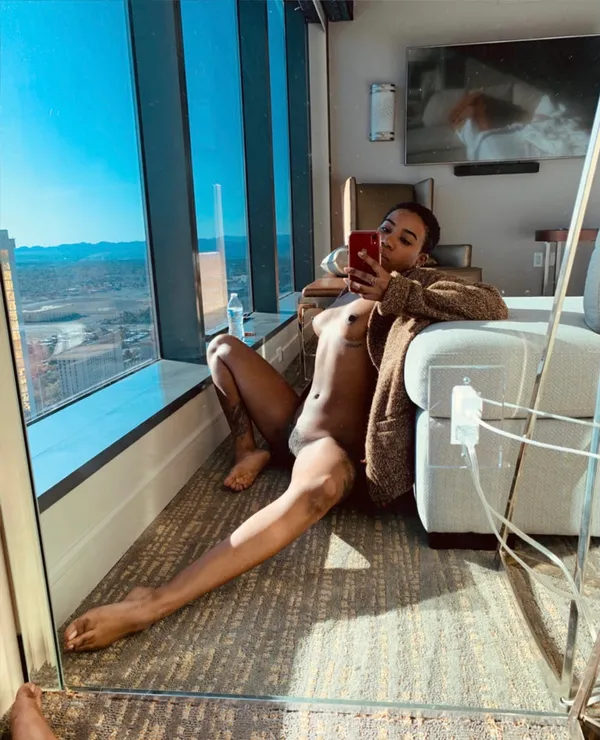 Darling Nicky's BabeWiki Profile