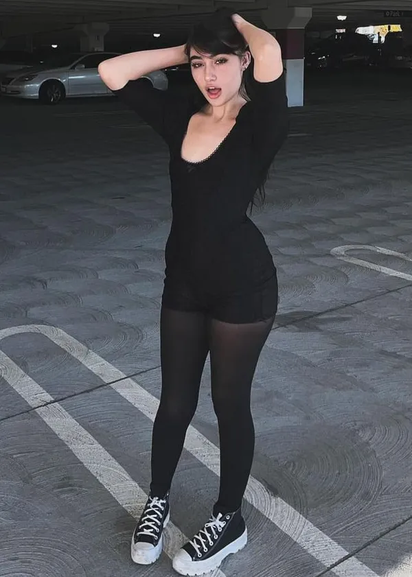 Delilah Raige Dewing's BabeWiki Profile