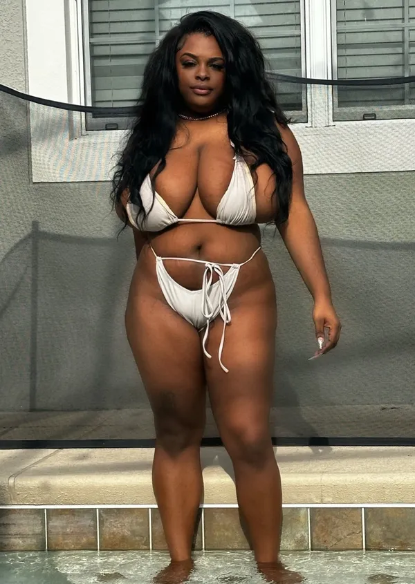 Dezodbaby's BabeWiki Profile