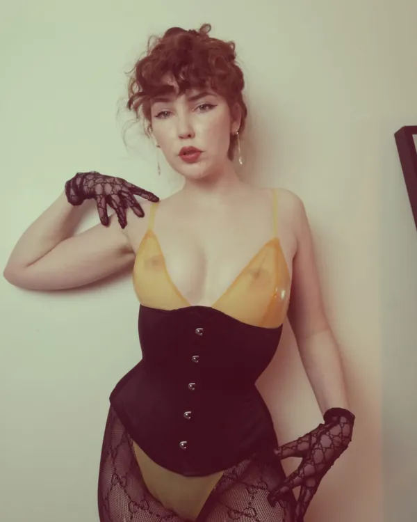 Didi Demure's photo 6