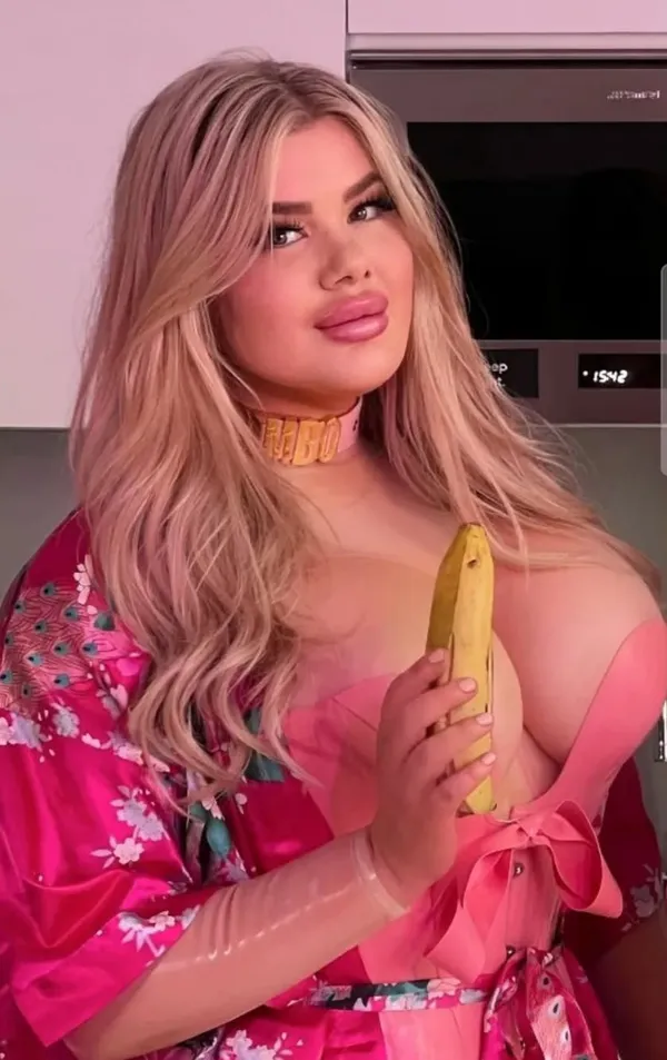 Dolly Mix's BabeWiki Profile