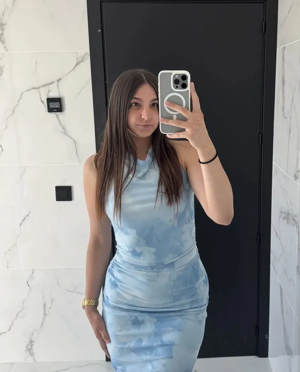 Dori Deluxe's BabeWiki Profile