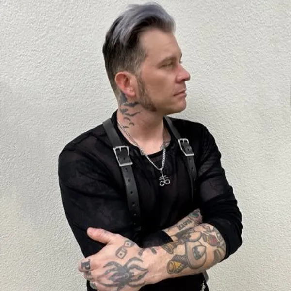 Drake ManO'War's BabeWiki Profile