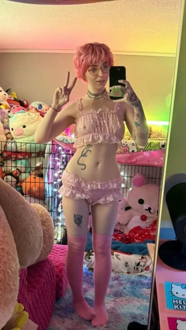 Dutifuldolly's BabeWiki Profile