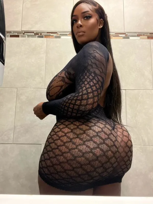 Dymond Lovely's photo 5