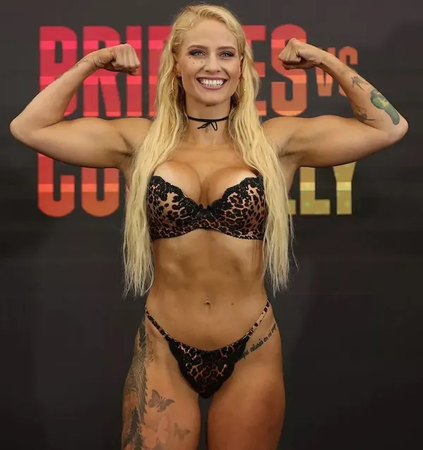 Ebanie Bridges's photo 4