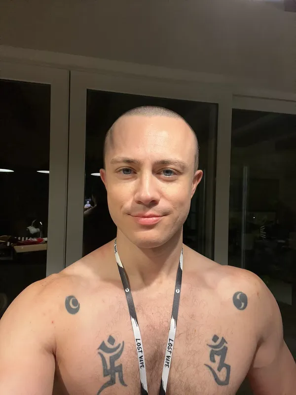 Edo Bachardi's BabeWiki Profile