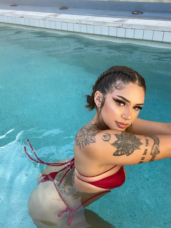 ejuiccy's BabeWiki Profile