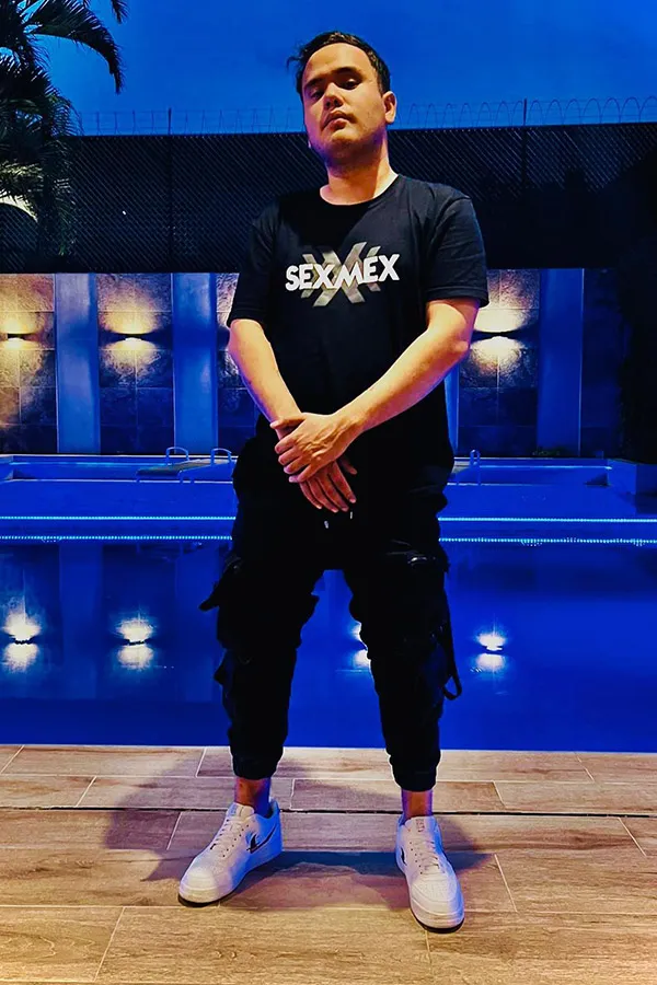 Elber Gonzalo's BabeWiki Profile