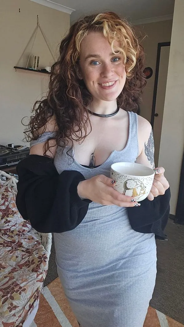 Eleanor Gee's BabeWiki Profile