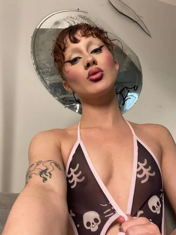 Electra Eats Glass's photo 2