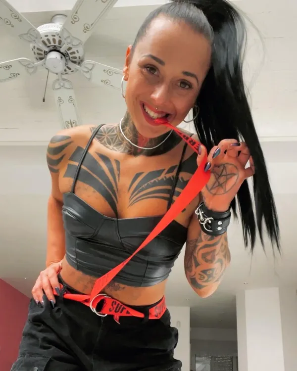 Electra Rowan's BabeWiki Profile