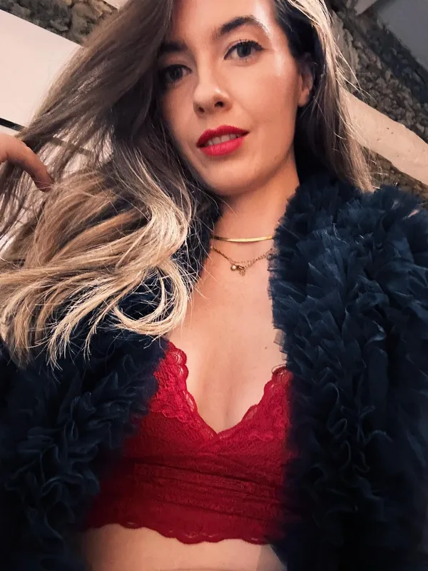 Electric April's photo 3