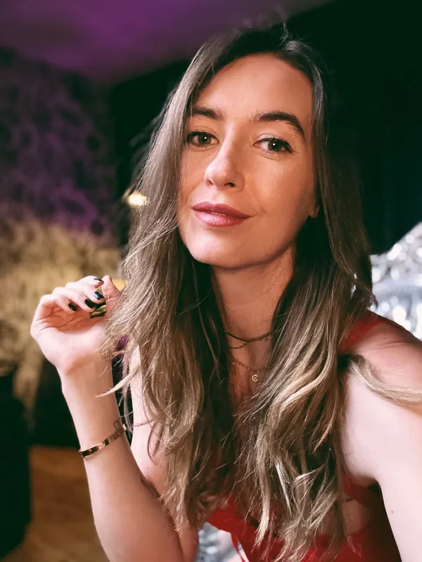 Electric April's BabeWiki Profile