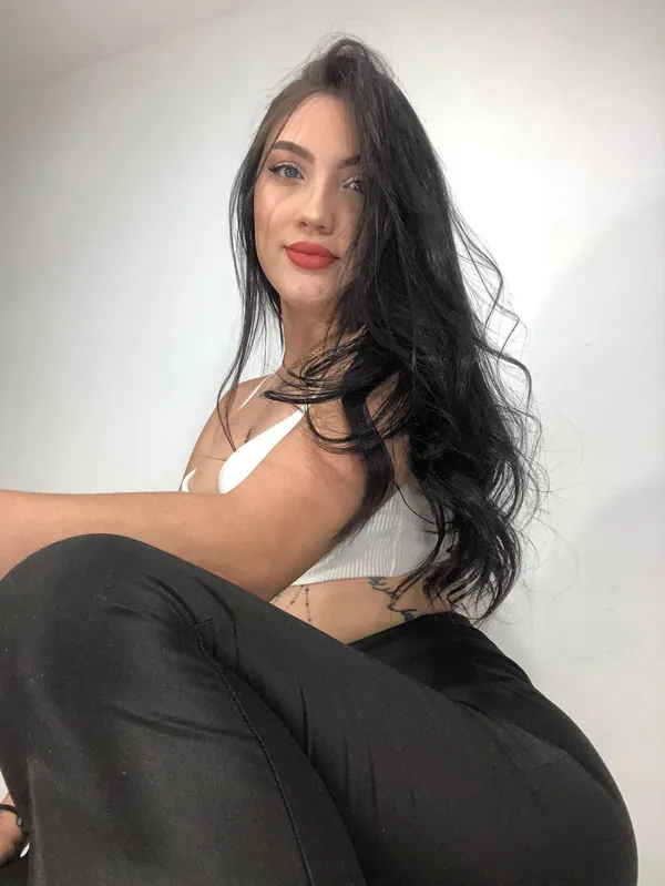 Elizabeth Henao Velez's BabeWiki Profile