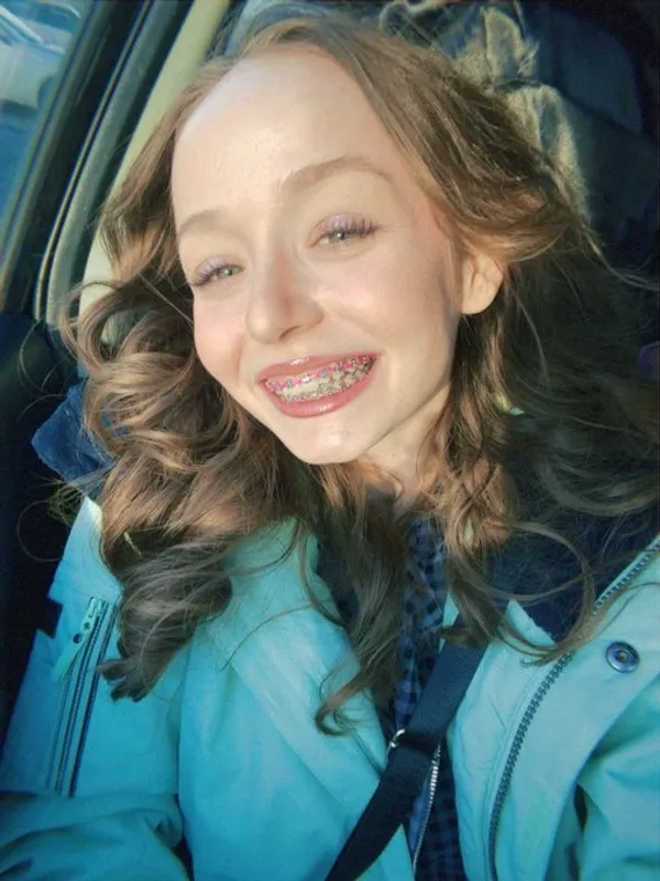 Ella Raine's photo 8