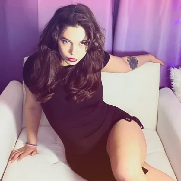 Ellie Skyes's BabeWiki Profile