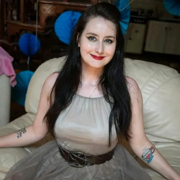 Elly Raine's BabeWiki Profile