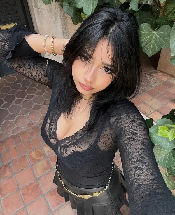 Elora (OnlyFans)'s photo 5