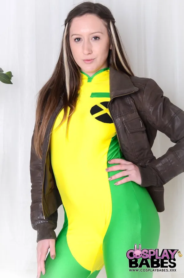 Elouise Please's BabeWiki Profile