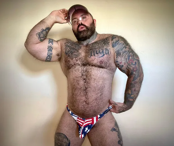 Emelloxxx's BabeWiki Profile