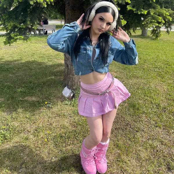 Emily Amaya's photo 9