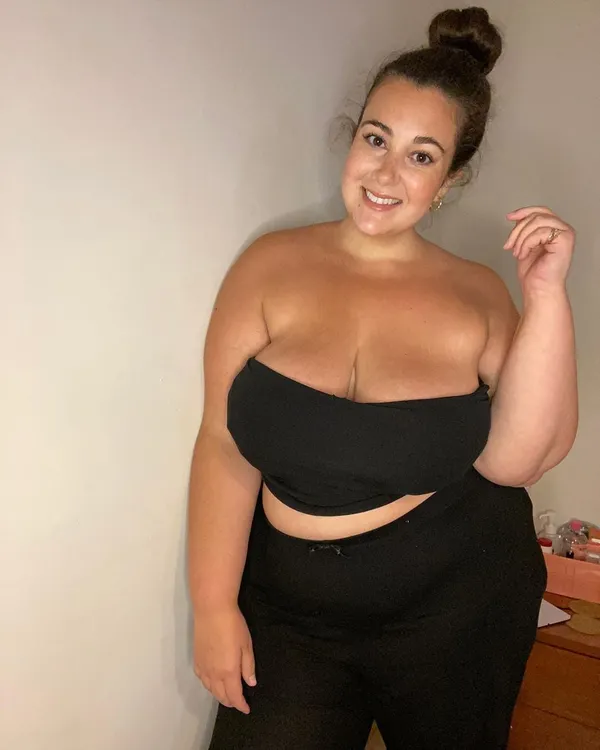 Emily Jones (Model)'s photo 3