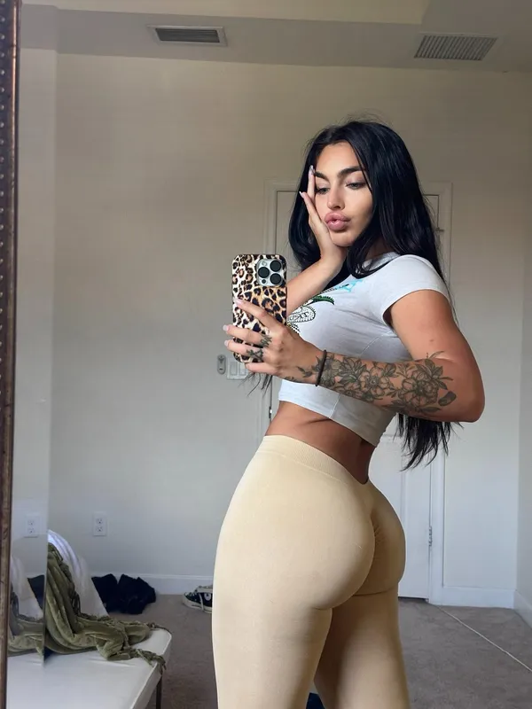 Emily Rinaudo's photo 2