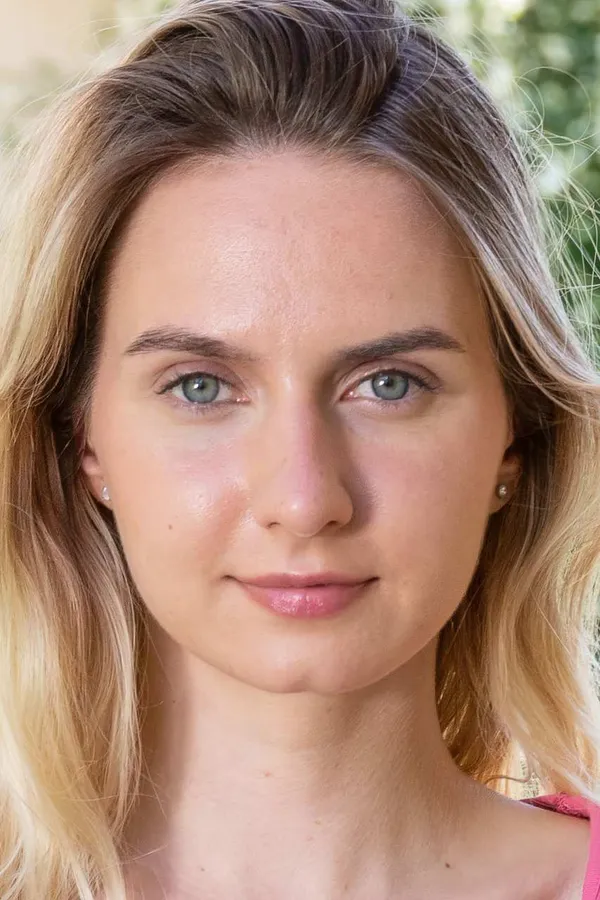 Emily Swan's photo 10