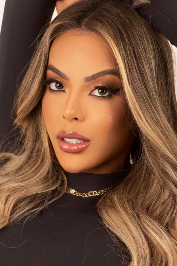 Emily Valentina's photo 4