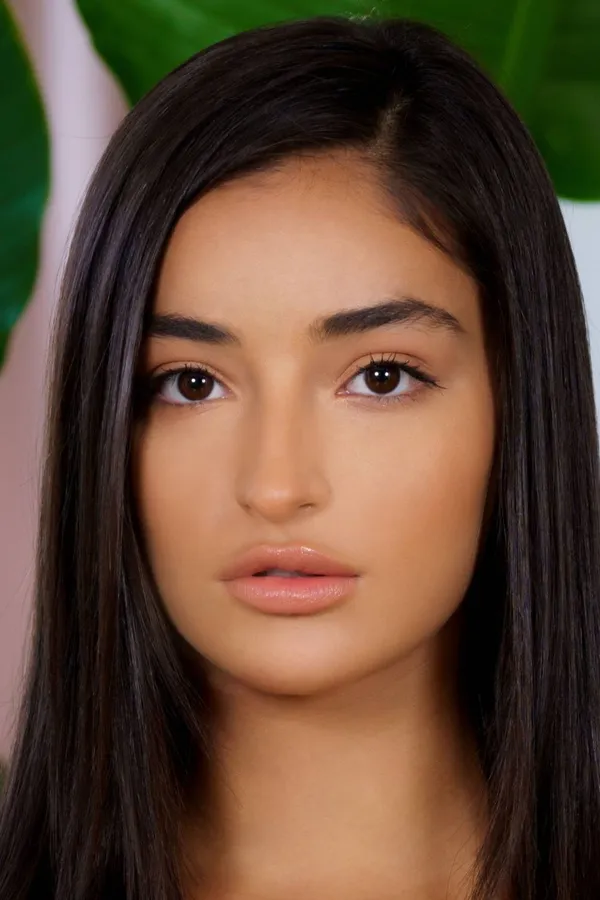 Emily Willis's photo 8