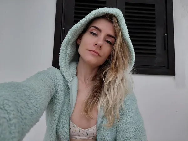 Emmaterrestrial's photo 7