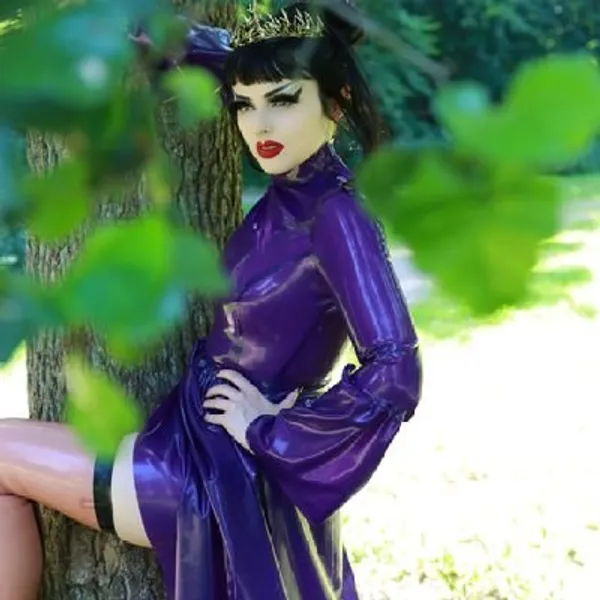 Empress Poison's photo 6