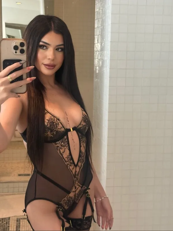 Envyvalee's BabeWiki Profile