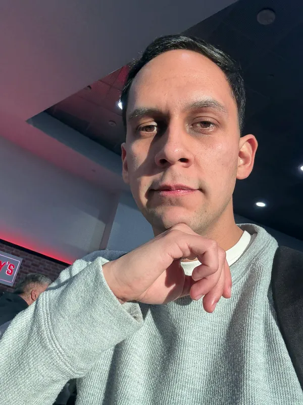 Enzo Cross's BabeWiki Profile