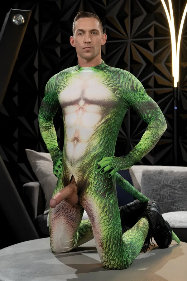 Ethan Sinns's photo 4