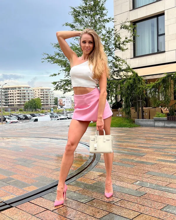 Eva Fashioneva's BabeWiki Profile