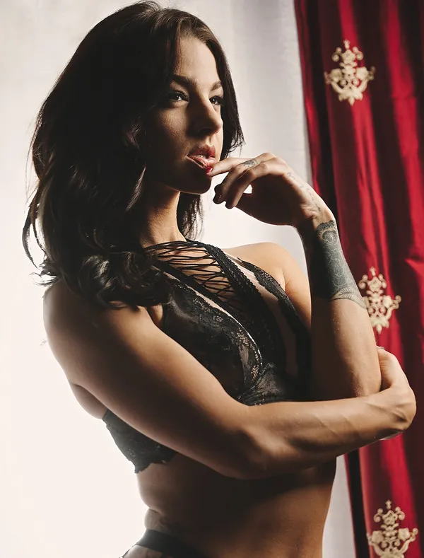 Evelin Stone's photo 3