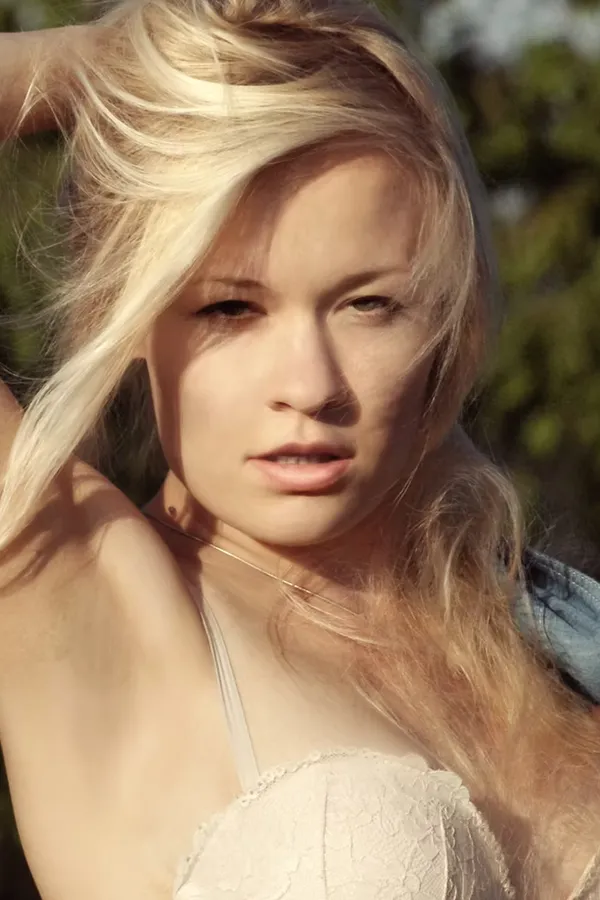 Ewelina Mandrykin's BabeWiki Profile