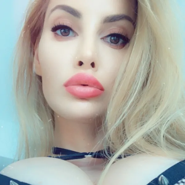 ExquisiteGoddess's photo 6