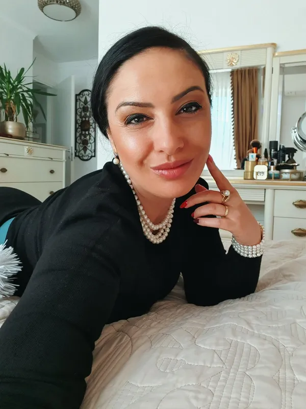 Ezada Sinn's photo 3