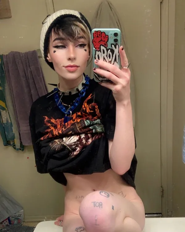 FeetieCutie's photo 3