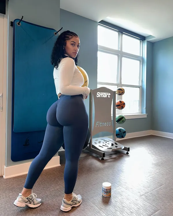 Felicia Lucas's photo 3