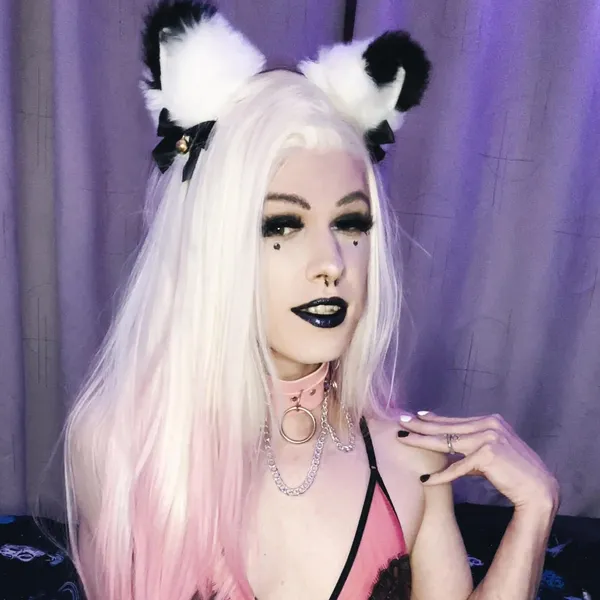 Femboy Luna's BabeWiki Profile