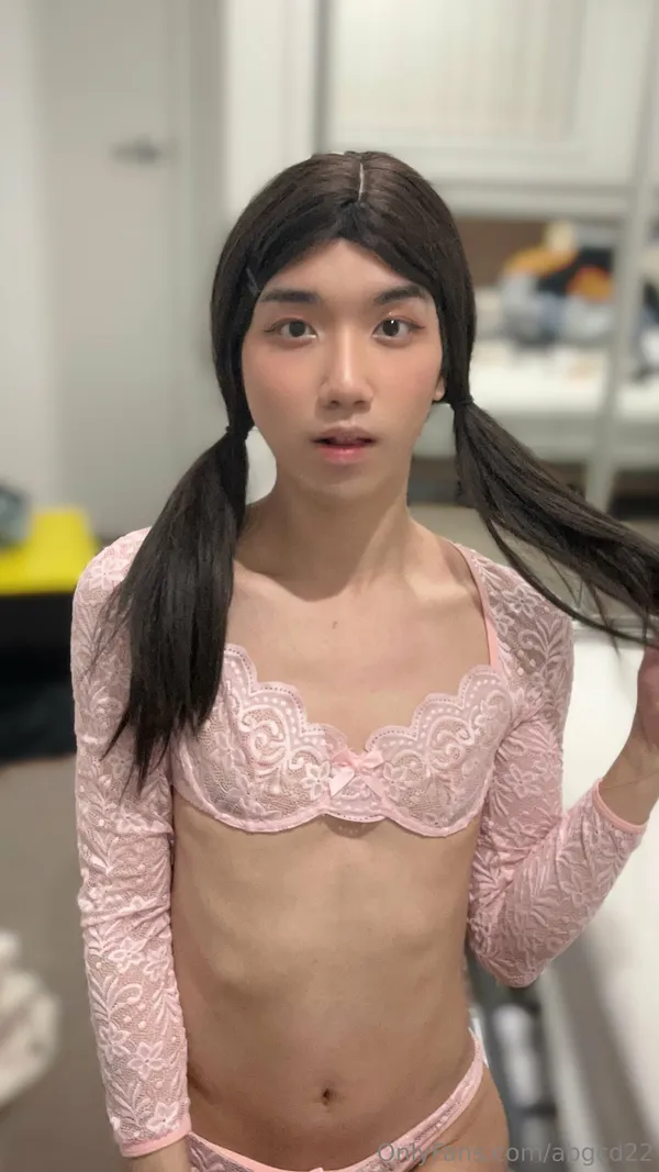 Femboy Rechelle's BabeWiki Profile