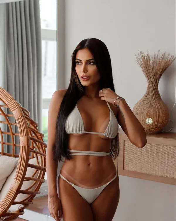 Fernanda Campos's BabeWiki Profile