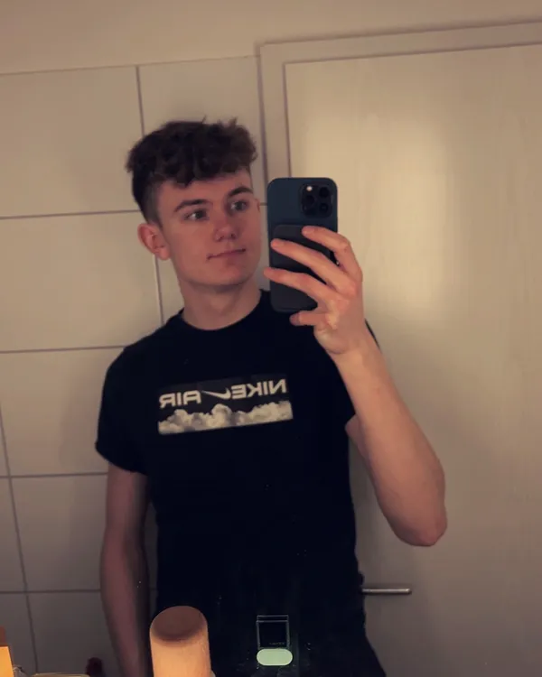 ffmboy02's BabeWiki Profile