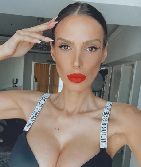 Flawless Eva's BabeWiki Profile