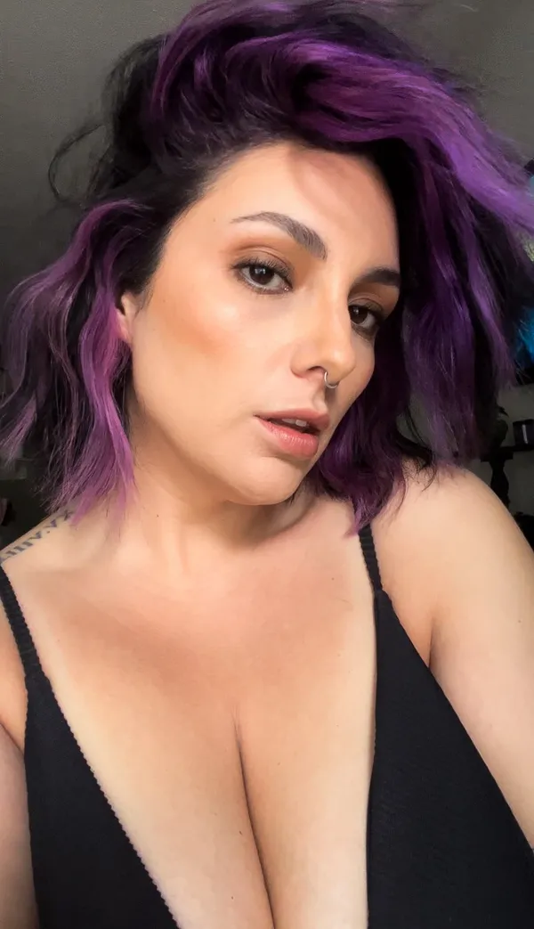 Fox's BabeWiki Profile