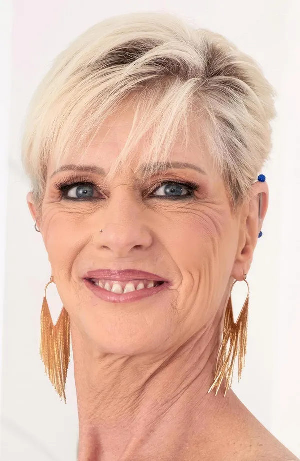 Foxxxy Darlin's BabeWiki Profile